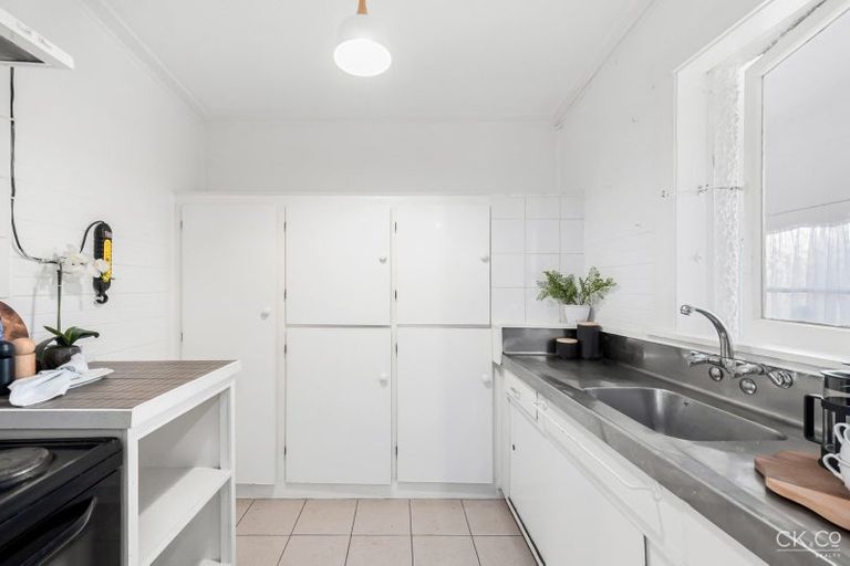 Photo of property in 146 Randwick Road, Moera, Lower Hutt, 5010