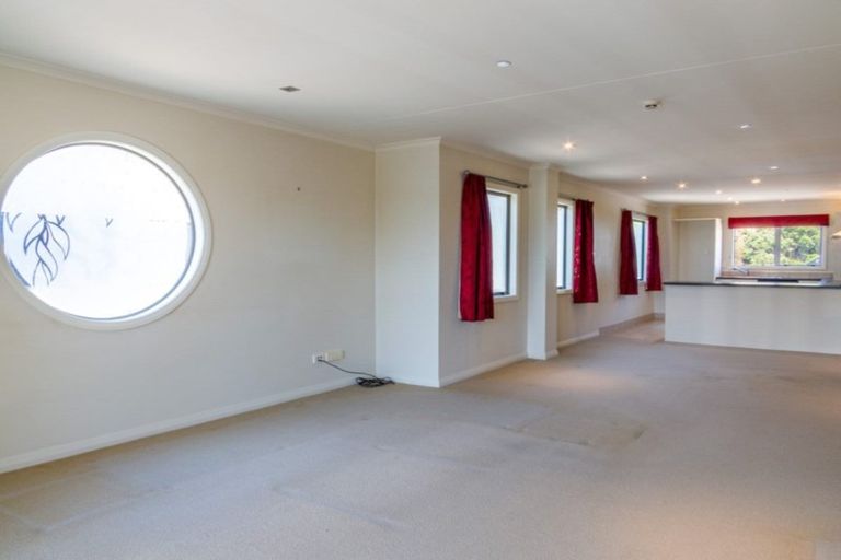 Photo of property in White Isle Apartments, 8/23 Quay Street, Whakatane, 3120