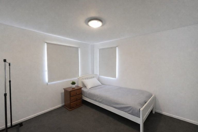 Photo of property in 137 Gossamer Drive, Pakuranga Heights, Auckland, 2010