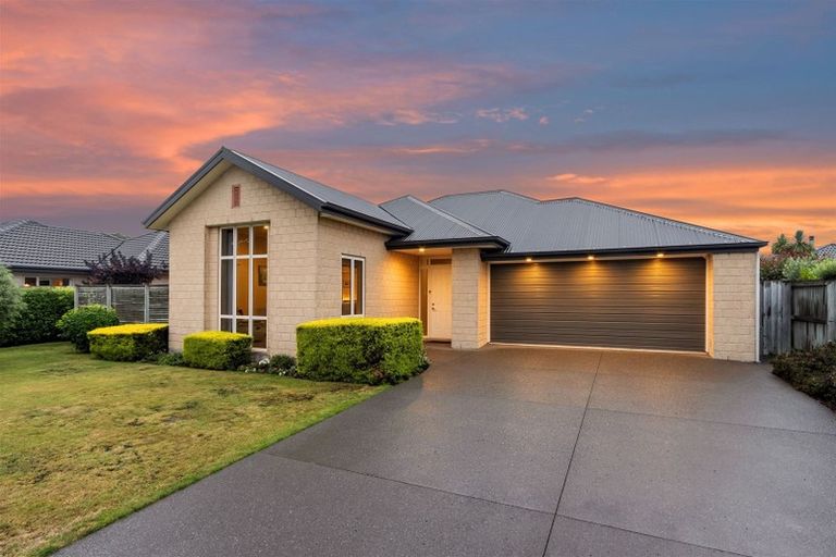 Photo of property in 59 Inwoods Road, Parklands, Christchurch, 8083