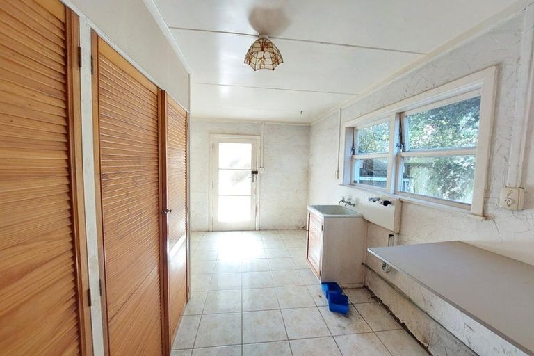 Photo of property in 5 Croydon Road, New Lynn, Auckland, 0600