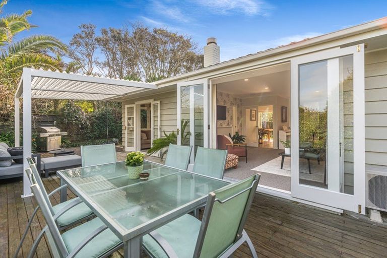 Photo of property in 12 Midway Avenue, Castor Bay, Auckland, 0620