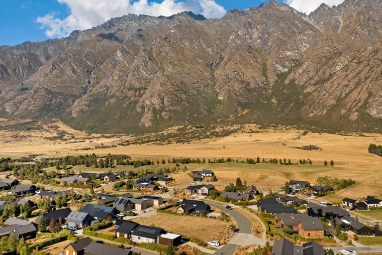 Photo of property in 24 Jacks Point Rise, Jacks Point, Queenstown, 9371