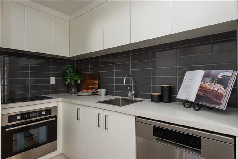 Photo of property in Amuri Park Apartments, 2/280 Bealey Avenue, Christchurch Central, Christchurch, 8013