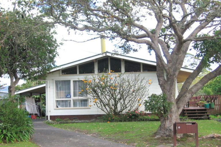 Photo of property in 6 Robert Burke Place, Henderson, Auckland, 0612