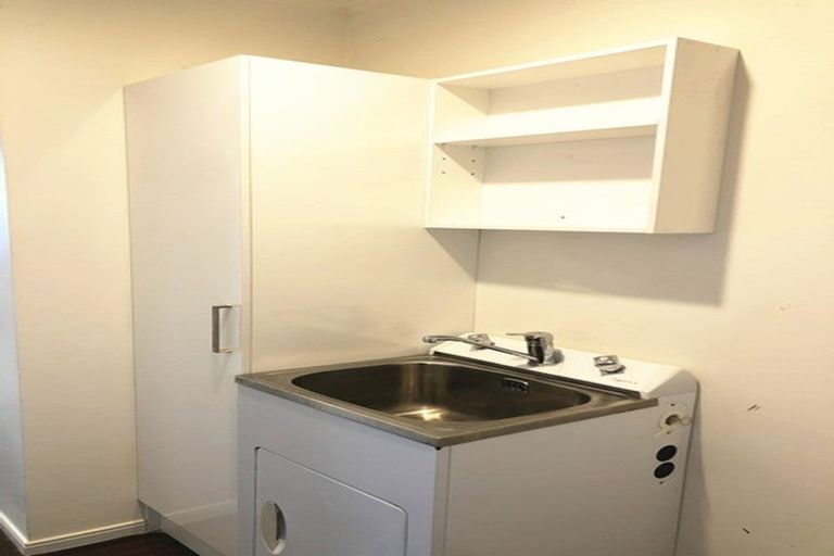 Photo of property in 1 Viola Place, Papakura, 2110