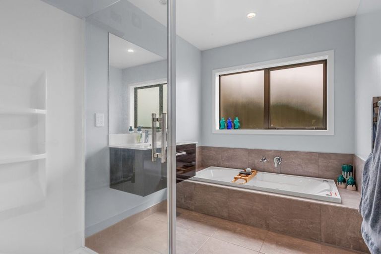 Photo of property in 20 Maffeys Road, Mount Pleasant, Christchurch, 8081