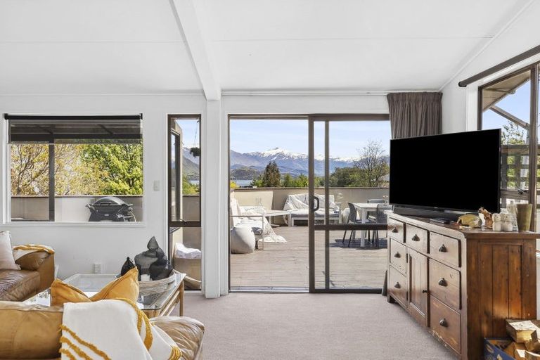 Photo of property in 40 Hunter Crescent, Wanaka, 9305