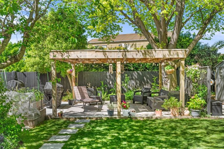 Photo of property in 18 Townshend Crescent, Halswell, Christchurch, 8025