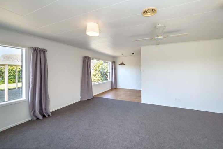 Photo of property in 72 New York Street, Martinborough, 5711
