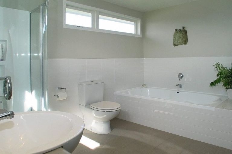 Photo of property in 11 Hallewell Crescent, Johnsonville, Wellington, 6037