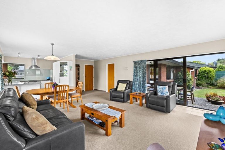 Photo of property in 82a Church Road, Taradale, Napier, 4112