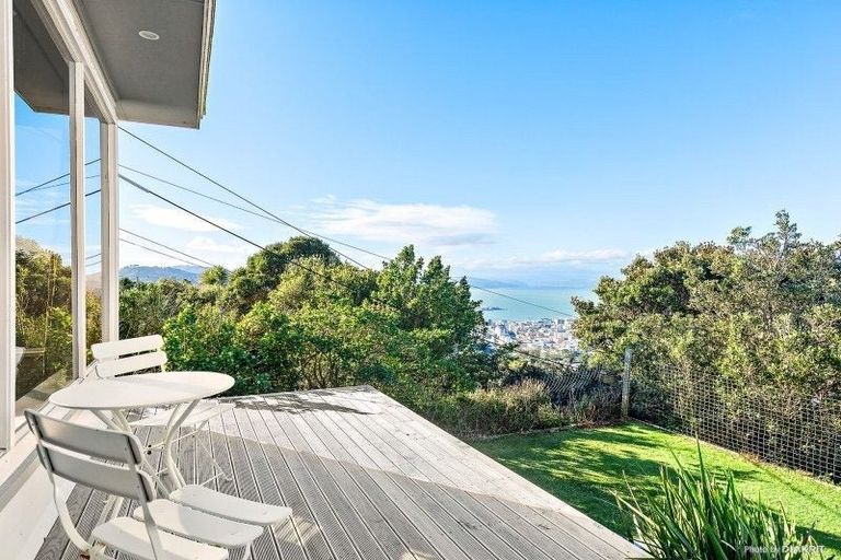 Photo of property in 97 Karepa Street, Brooklyn, Wellington, 6021