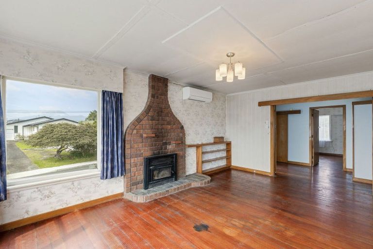 Photo of property in 3 Wiremu Place, Blagdon, New Plymouth, 4310