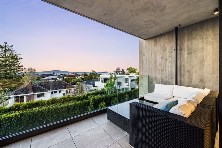 Photo of property in 203/250 Kepa Road, Mission Bay, Auckland, 1071