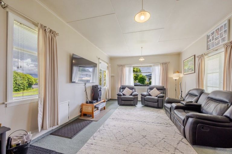 Photo of property in 39 Hospital Street, Dannevirke, 4930