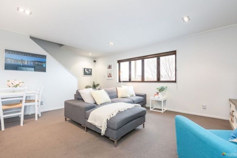 Photo of property in 1/37 Parnell Street, Fairfield, Lower Hutt, 5011