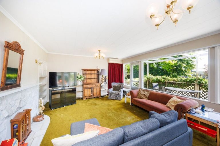 Photo of property in 30 Summerhill Drive, Fitzherbert, Palmerston North, 4410