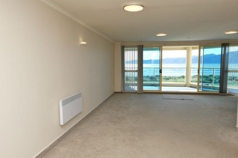Photo of property in Ocean Apartments, 44-46 Marine Parade, Paraparaumu Beach, Paraparaumu, 5032