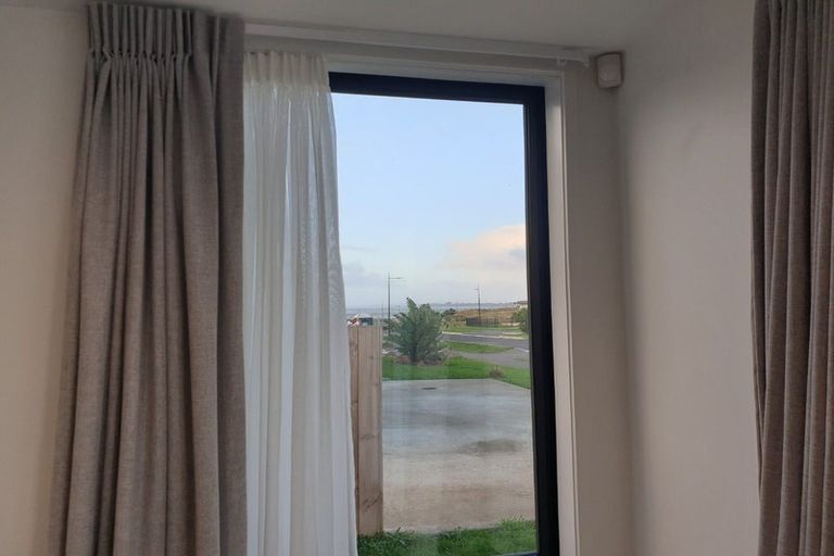 Photo of property in 10 Mutetai Road, Clarks Beach, 2122