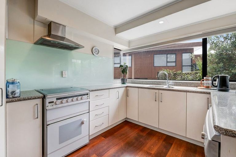 Photo of property in 1/2 Carl Place, Unsworth Heights, Auckland, 0632