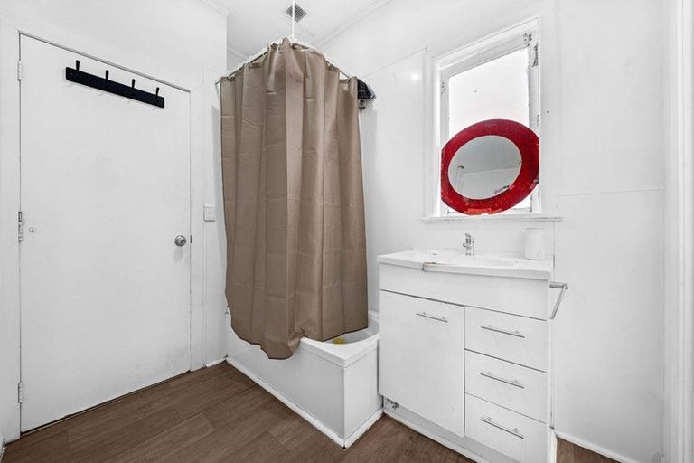 Photo of property in 12 Gordon Road, Papatoetoe, Auckland, 2025