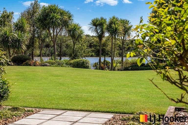 Photo of property in 98 Bushlake Way, Kingseat, Papakura, 2580