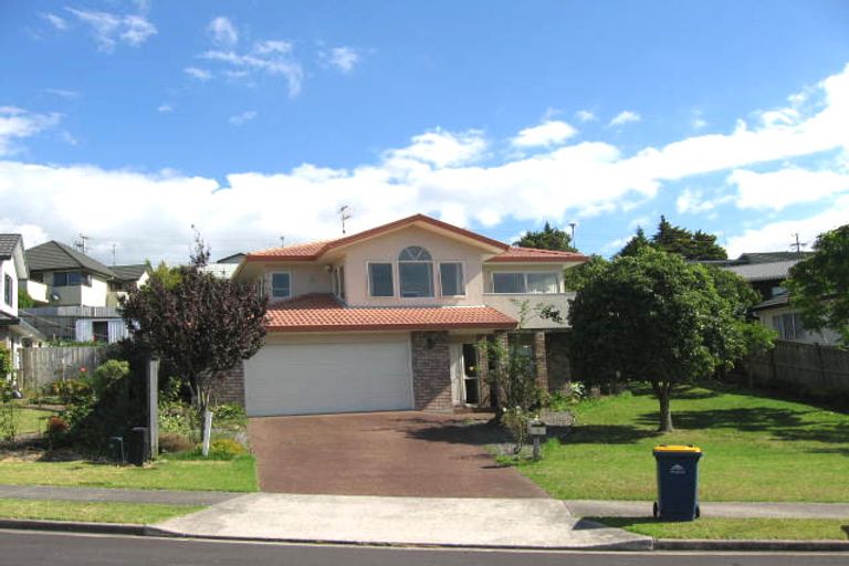 Photo of property in 5 Jacanas Place, Unsworth Heights, Auckland, 0632