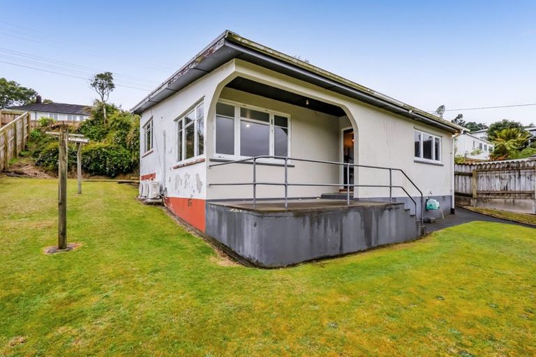 Photo of property in 77 Huatoki Street, Vogeltown, New Plymouth, 4310