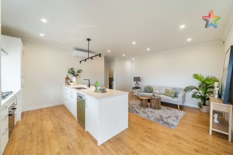 Photo of property in 12 Poto Road, Normandale, Lower Hutt, 5010