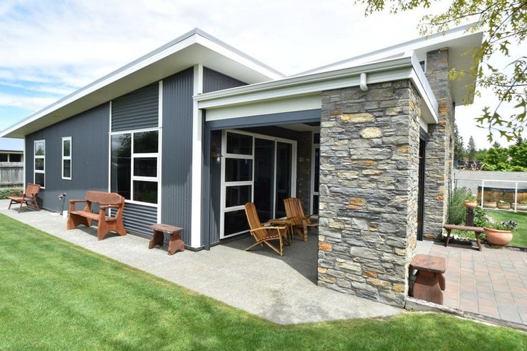 Photo of property in 31 Rhoboro Road, Twizel, 7901