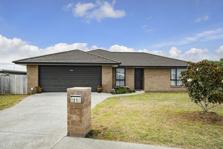 Photo of property in 21 Ocean View Rise, Ruakaka, 0116