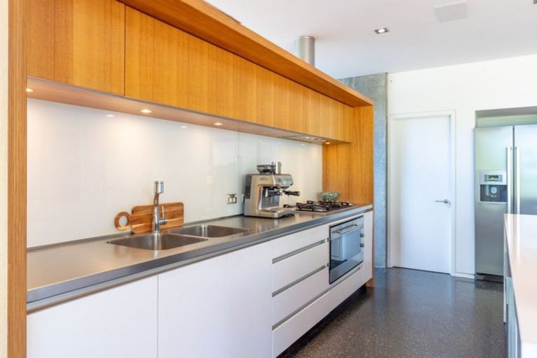 Photo of property in 27 Examiner Street, Nelson, 7010