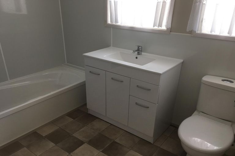 Photo of property in 36 Beazley Crescent, Tikipunga, Whangarei, 0112