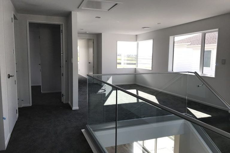 Photo of property in 18 Colonial Drive, Silverdale, 0932