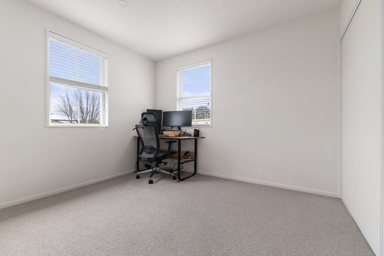 Photo of property in 2/24 Devon Street, Sydenham, Christchurch, 8023