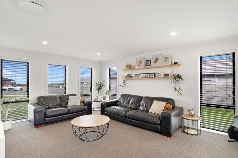 Photo of property in 44 Tirimoana Place, Otamatea, Whanganui, 4501