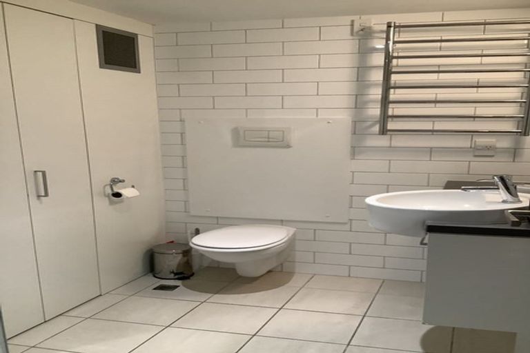 Photo of property in The Capital, 14/370 Oriental Parade, Oriental Bay, Wellington, 6011