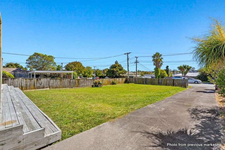 Photo of property in 4 Duncan Avenue, Te Atatu South, Auckland, 0610