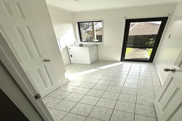 Photo of property in 14 Arrowsmith Drive, Clover Park, Auckland, 2019