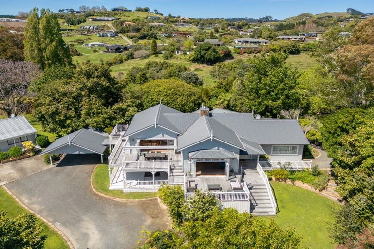 Photo of property in 47 Waikite Road, Welcome Bay, Tauranga, 3112