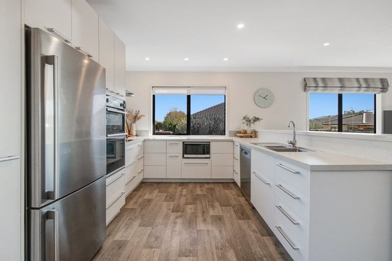 Photo of property in 7 Raabia Close, Parakai, 0830