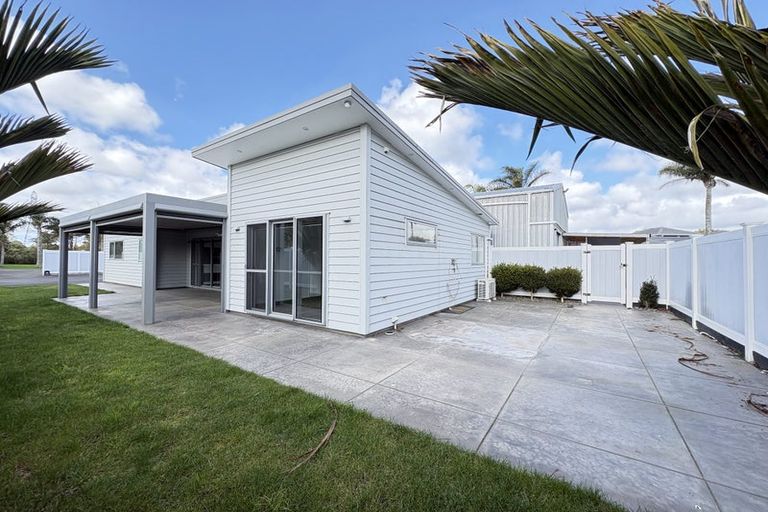 Photo of property in 154 Boord Crescent, Kumeu, 0891