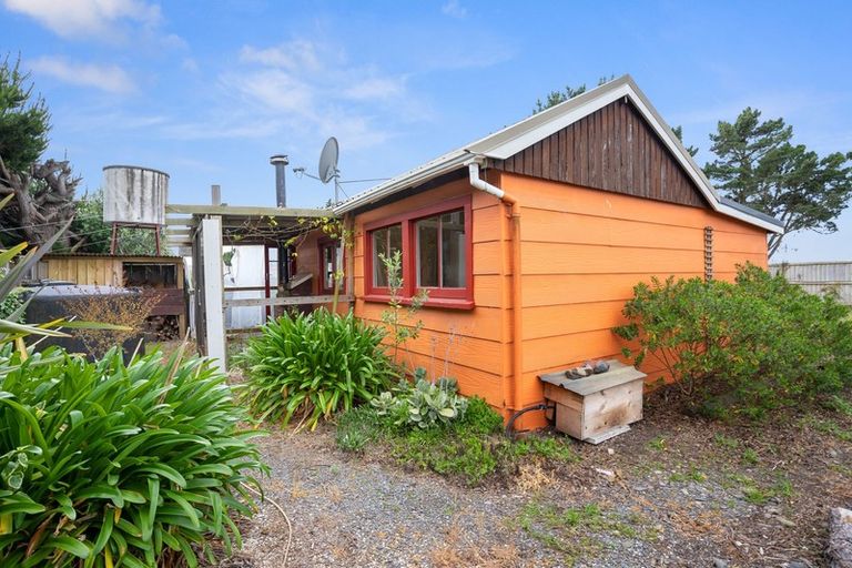 Photo of property in 10 Chamberlain Avenue, Amberley, 7481