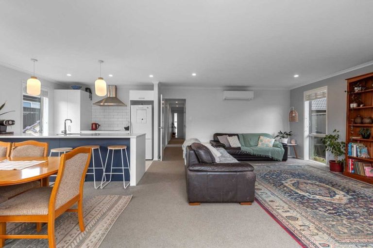 Photo of property in 10 Pioneer Crescent, Omokoroa, 3114