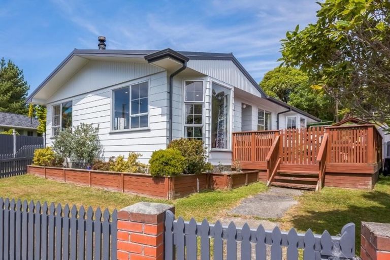 Photo of property in 252 Major Drive, Kelson, Lower Hutt, 5010