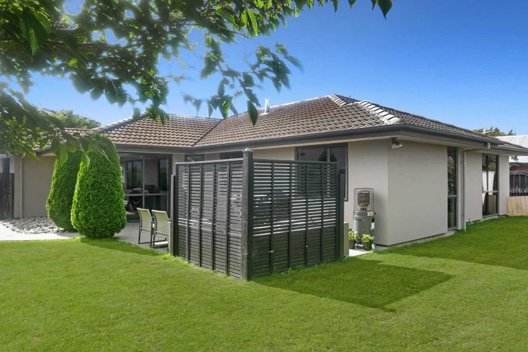 Photo of property in 29 Mataroa Place, Parklands, Christchurch, 8083
