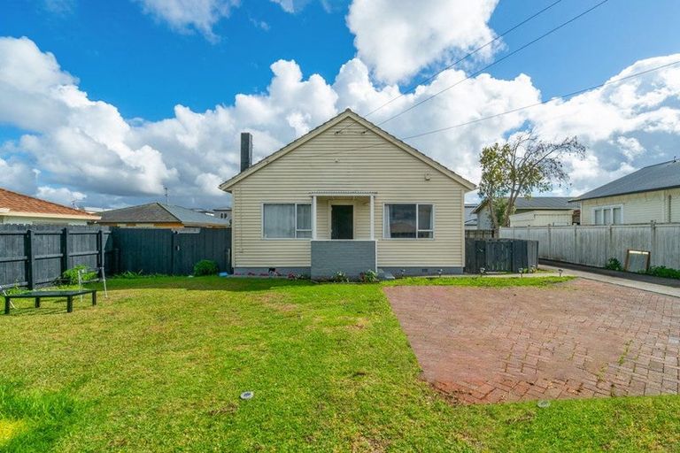 Photo of property in 108 Manuroa Road, Takanini, 2112