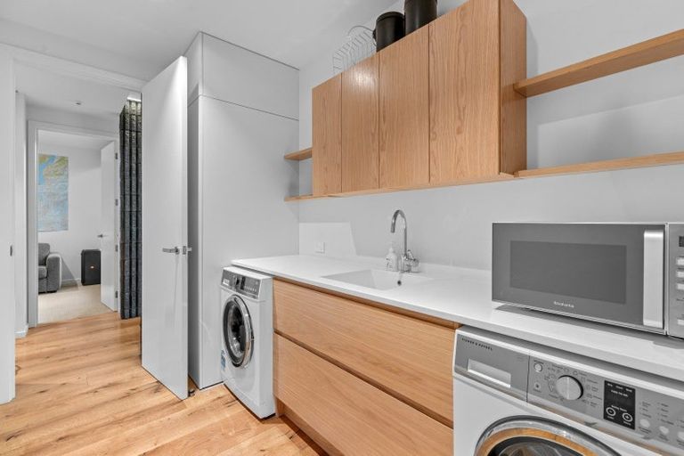 Photo of property in 6 Stackbrae Avenue, Wanaka, 9305