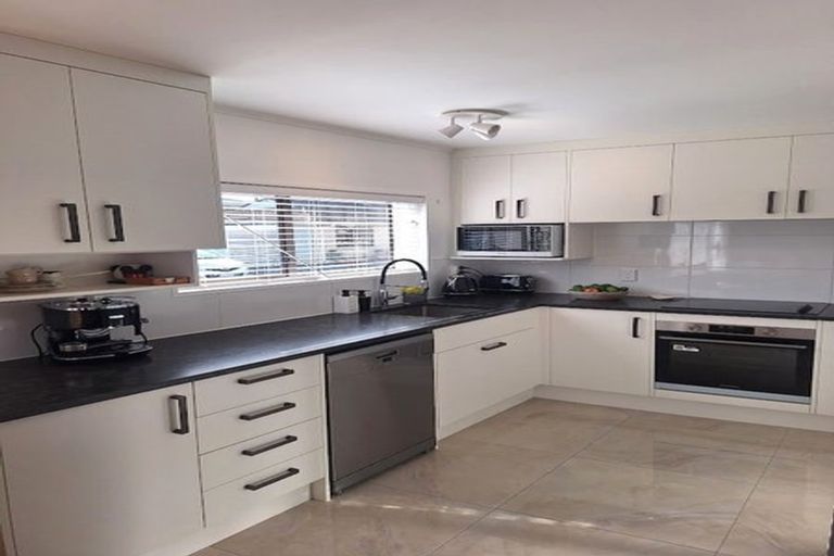 Photo of property in 4/30 Leighton Avenue, Waiwhetu, Lower Hutt, 5010